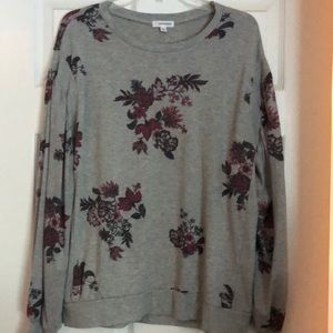 Pretty grey floral puff sleeve top